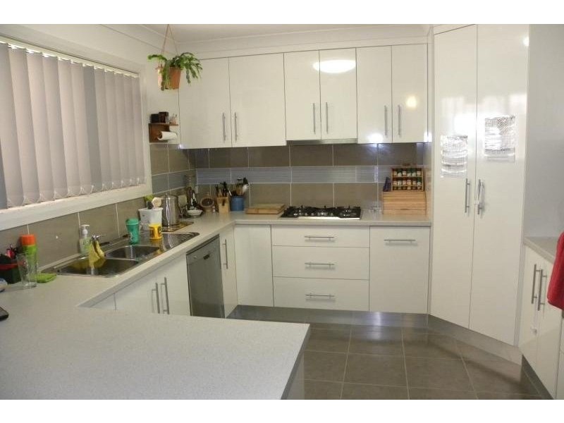 2A Cram Avenue, Young NSW 2594