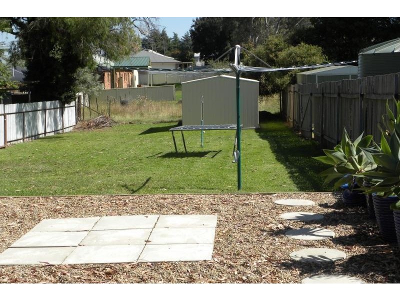 2A Cram Avenue, Young NSW 2594