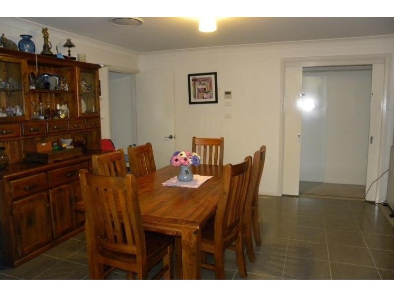 2A Cram Avenue, Young NSW 2594