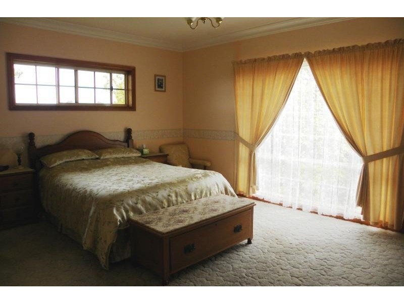 30 Kellys Road, Young NSW 2594