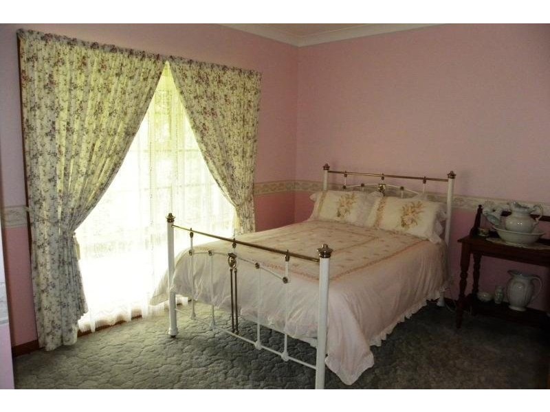 30 Kellys Road, Young NSW 2594