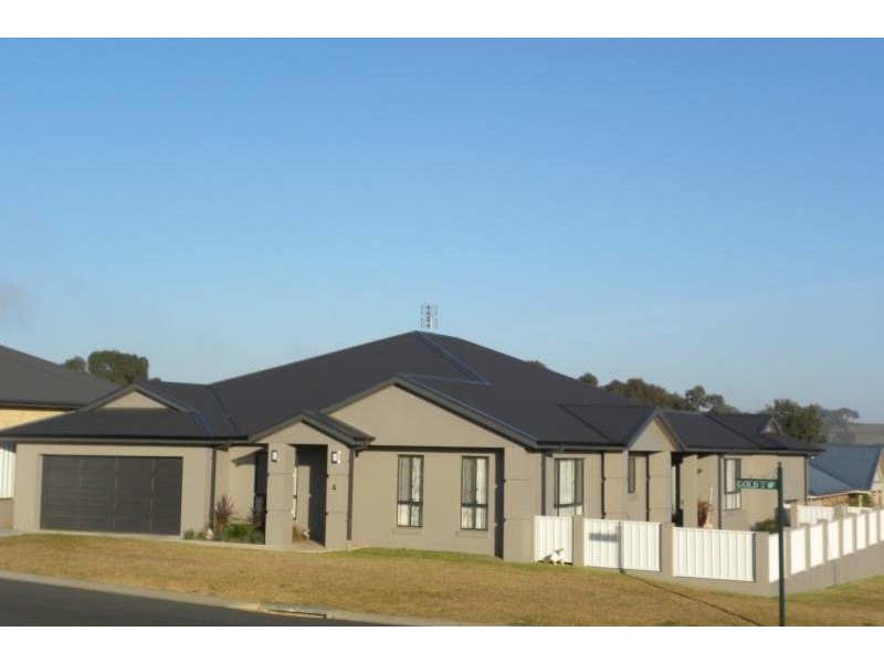 4 Settlers Place, Young NSW 2594