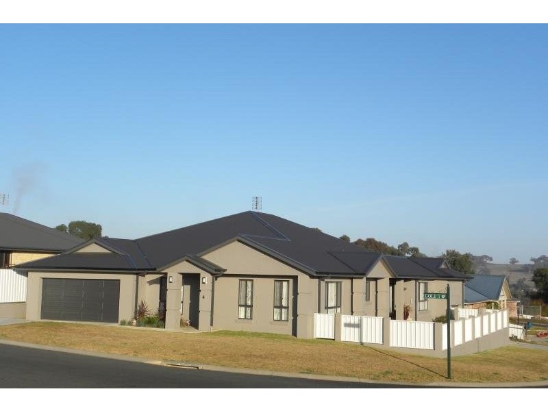 4 Settlers Place, Young NSW 2594