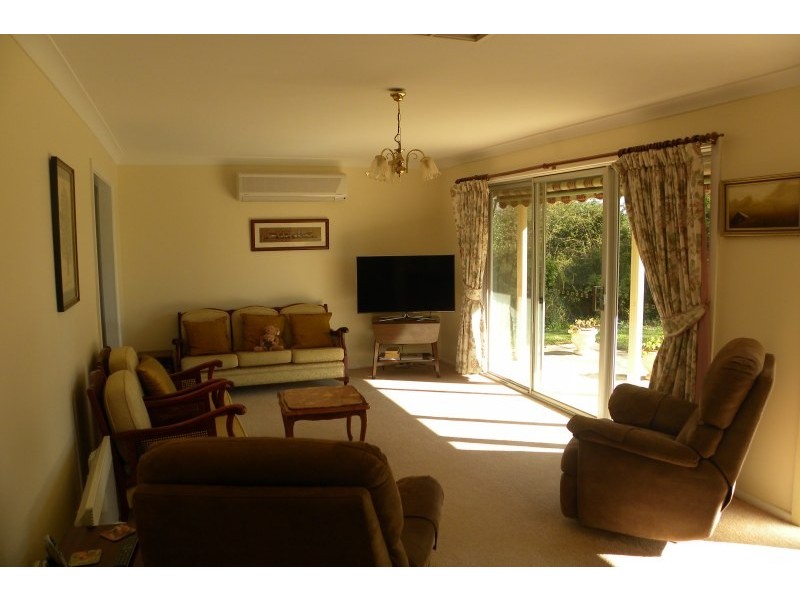 131 Willawong Street, Young NSW 2594