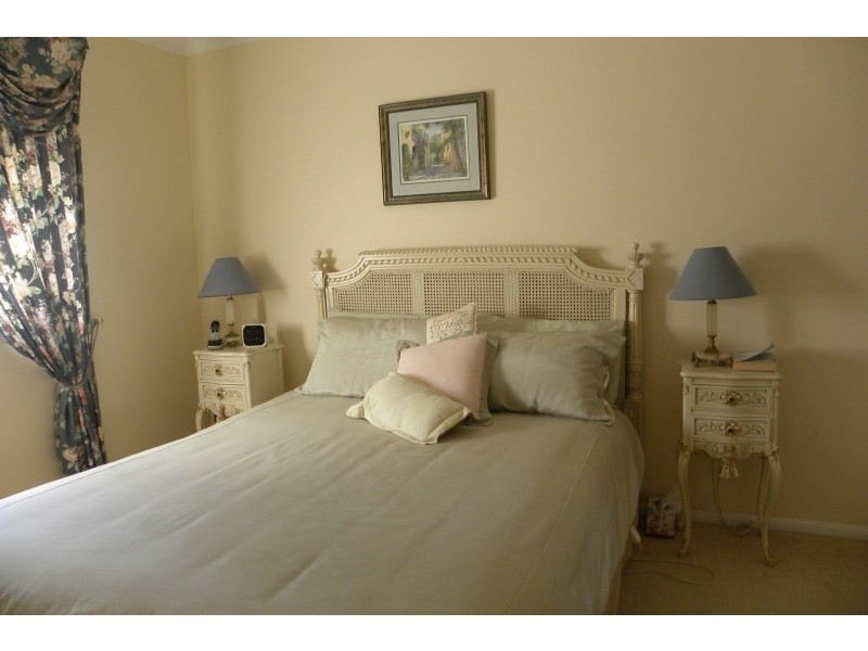 131 Willawong Street, Young NSW 2594