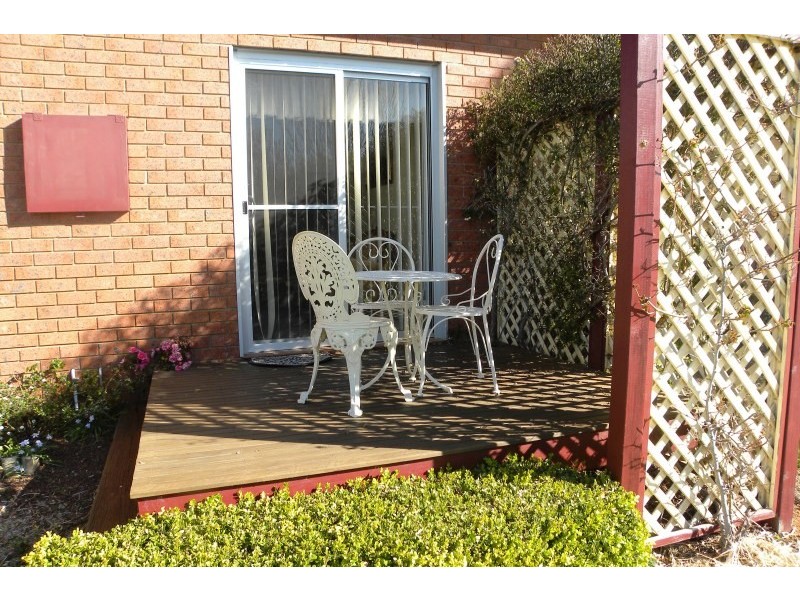 131 Willawong Street, Young NSW 2594