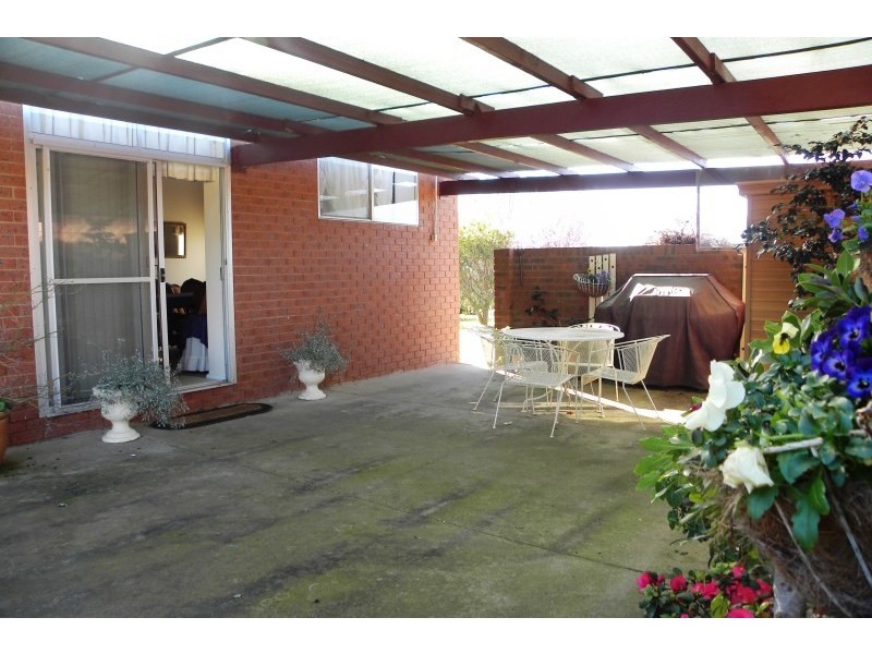 131 Willawong Street, Young NSW 2594