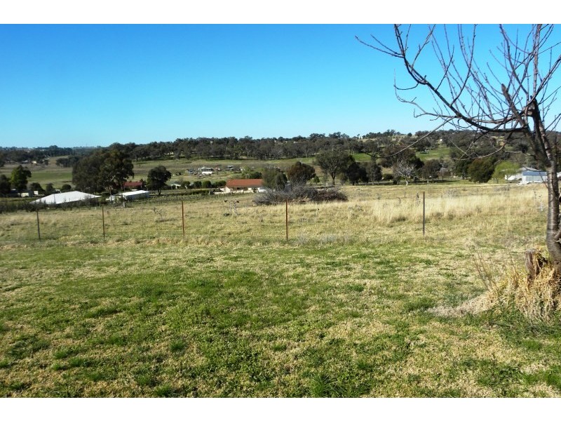 131 Willawong Street, Young NSW 2594