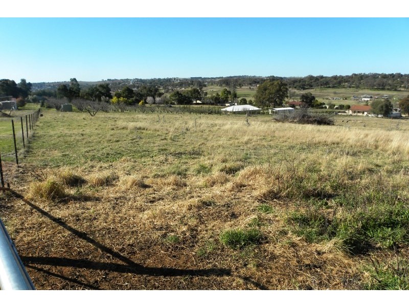 131 Willawong Street, Young NSW 2594