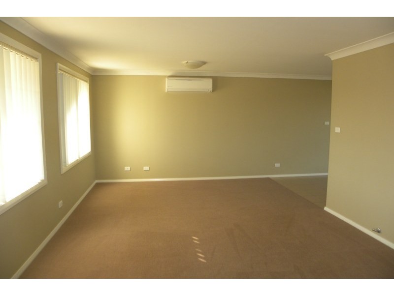 3 Henry Place, Young NSW 2594