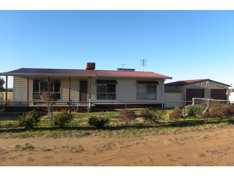 98 Belmore Road, Young NSW 2594