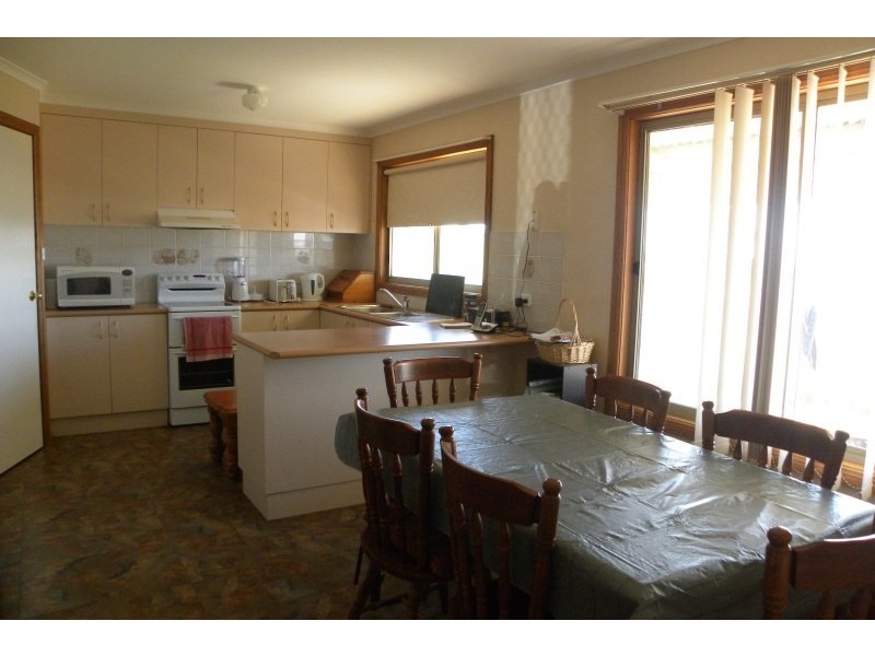 98 Belmore Road, Young NSW 2594