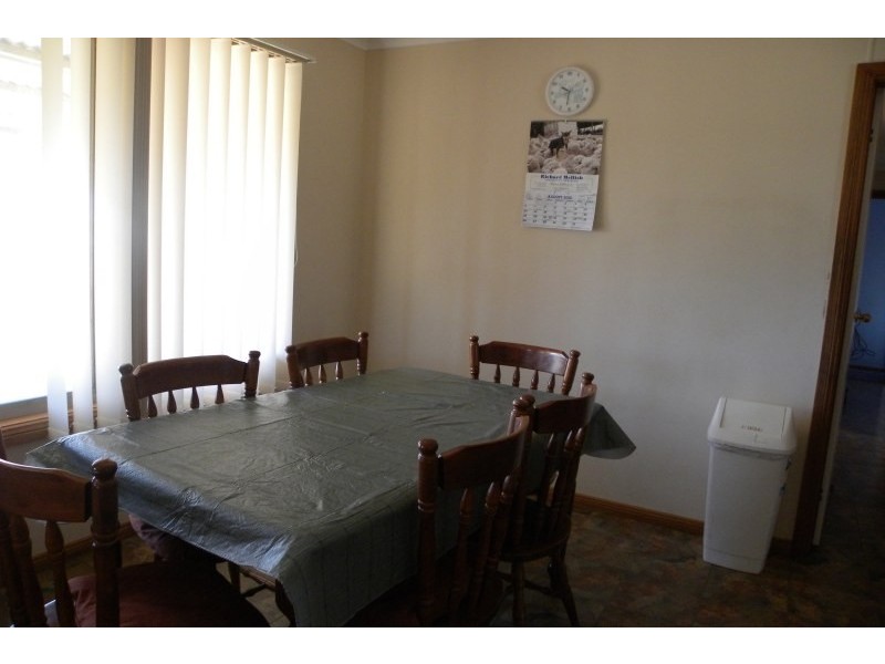 98 Belmore Road, Young NSW 2594