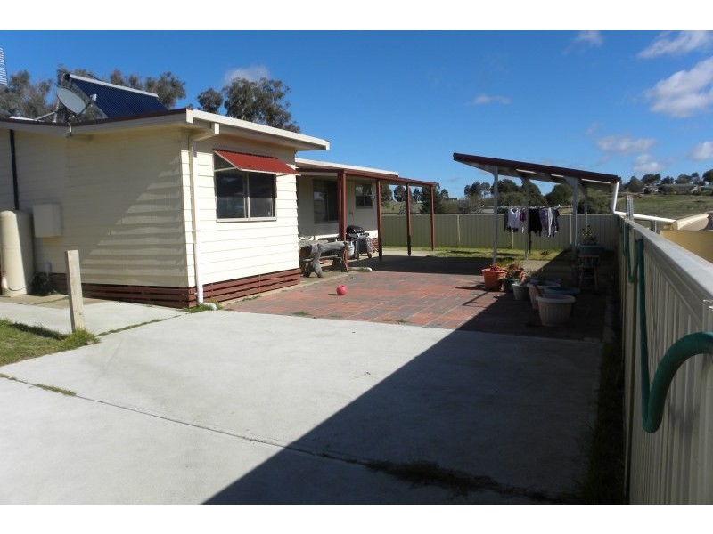 98 Belmore Road, Young NSW 2594