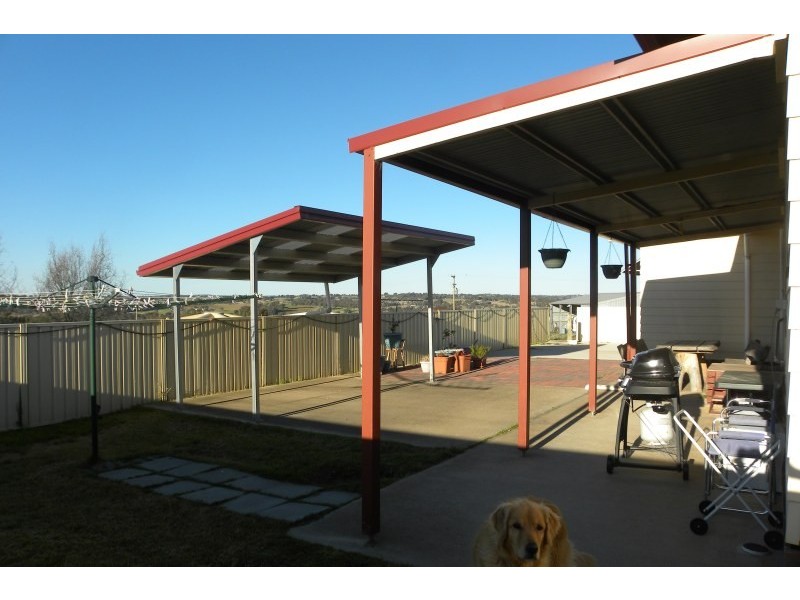 98 Belmore Road, Young NSW 2594