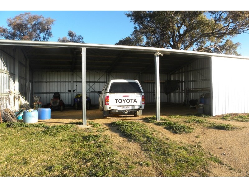 98 Belmore Road, Young NSW 2594