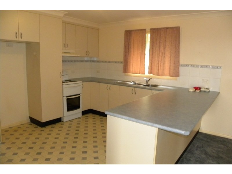 3 Petticoat Lane, Young NSW 2594