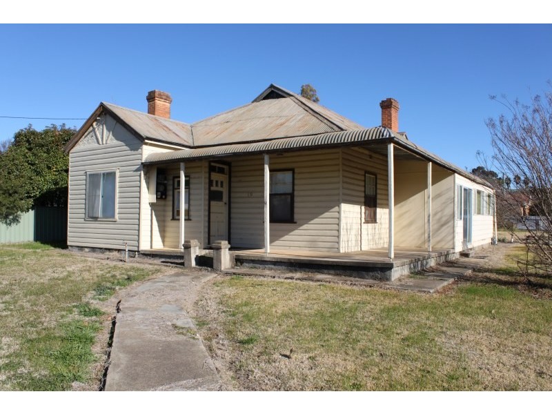 19 Wombat Street, Young NSW 2594