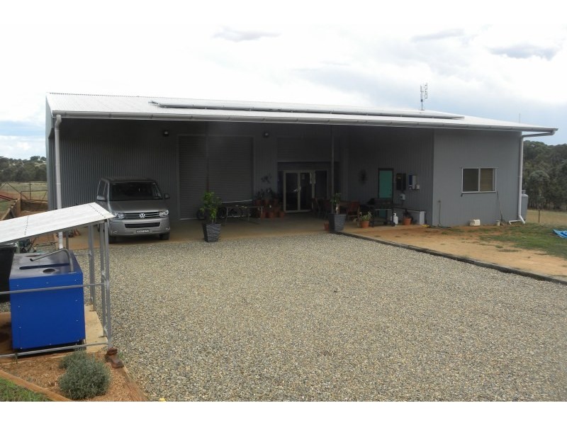 42 Woodlands Road Road, Young NSW 2594