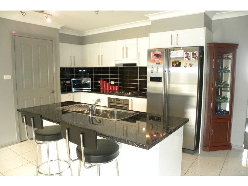 18 Jordan Place, Young NSW 2594