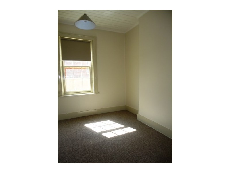 11 Clarke Street, Young NSW 2594