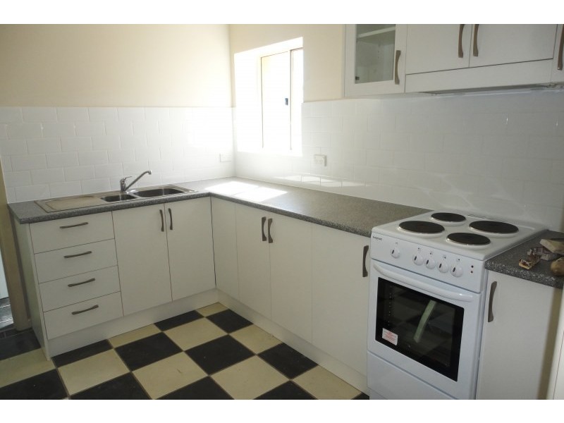 11 Clarke Street, Young NSW 2594