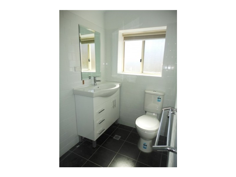 11 Clarke Street, Young NSW 2594