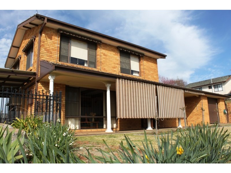 30 Cowper Street, Young NSW 2594