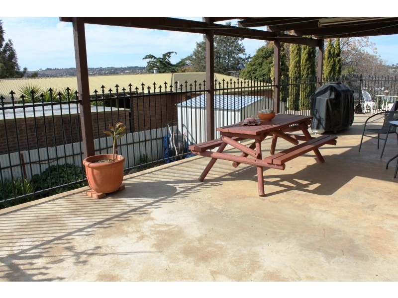 30 Cowper Street, Young NSW 2594