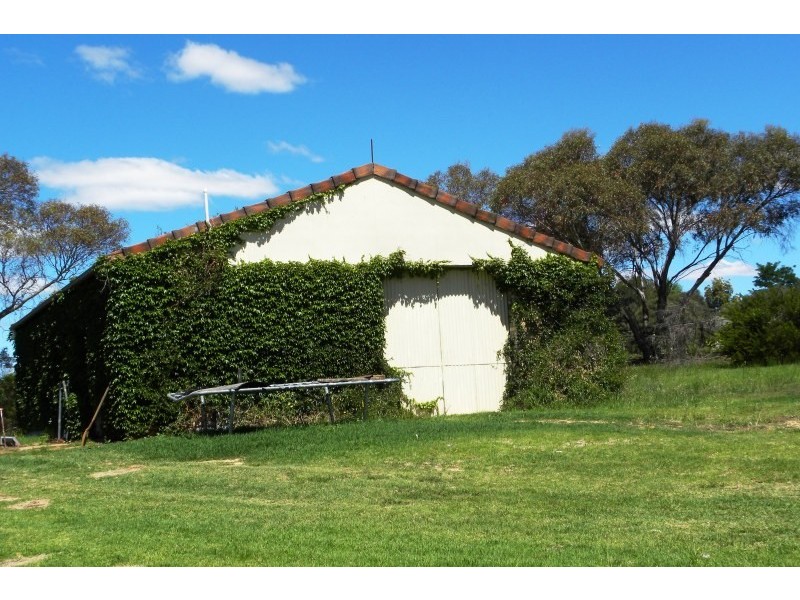 147 Willawong Street, Young NSW 2594