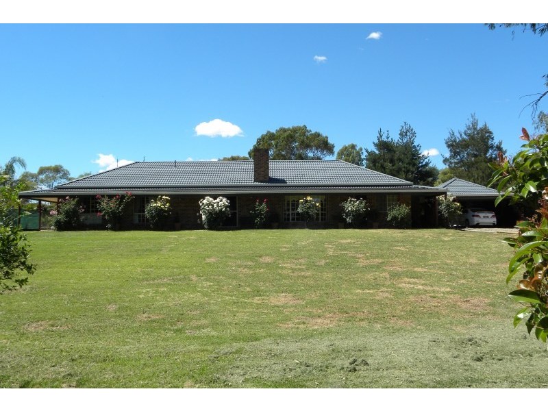 147 Willawong Street, Young NSW 2594