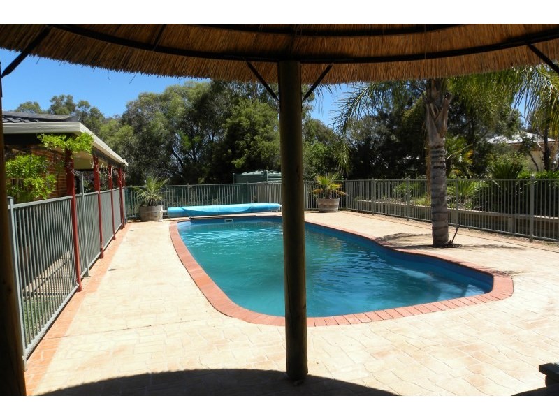 147 Willawong Street, Young NSW 2594