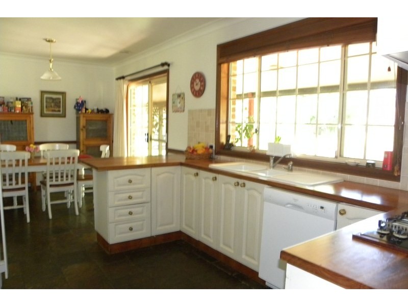 147 Willawong Street, Young NSW 2594