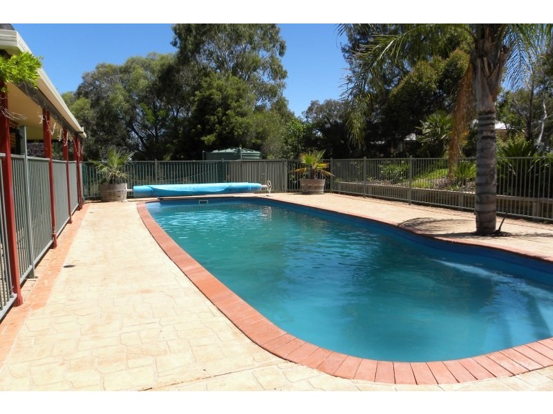 147 Willawong Street, Young NSW 2594