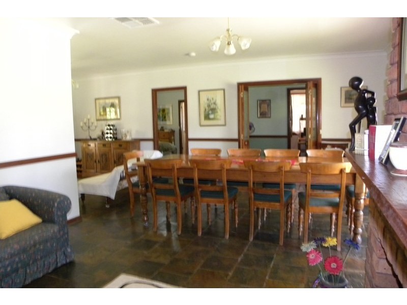 147 Willawong Street, Young NSW 2594