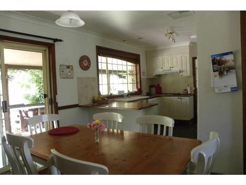 147 Willawong Street, Young NSW 2594