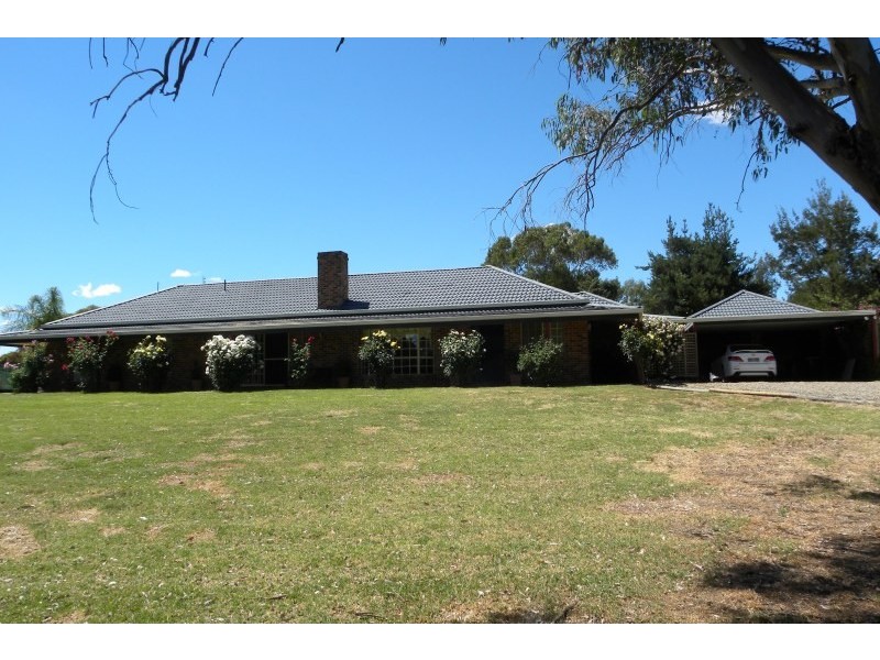 147 Willawong Street, Young NSW 2594
