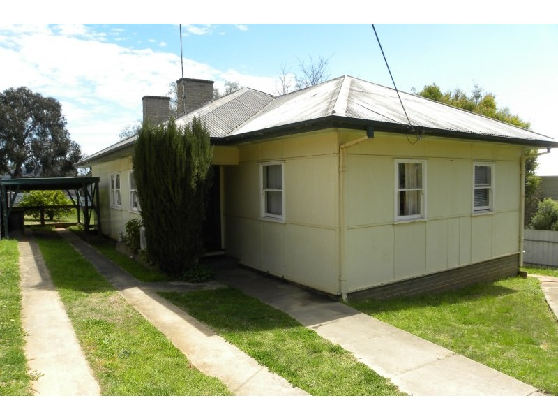 9 Bruce Street, Young NSW 2594