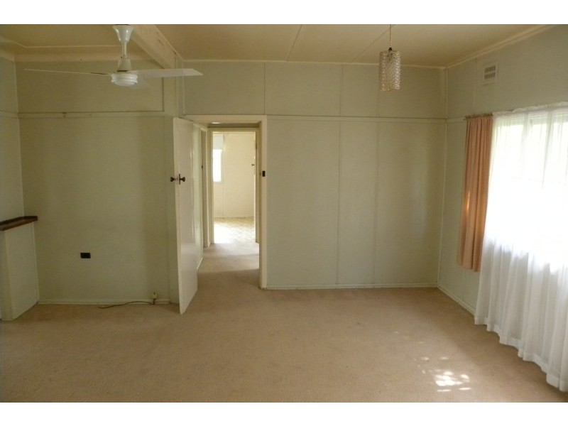 9 Bruce Street, Young NSW 2594