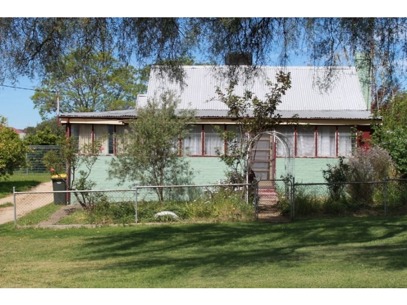 22 Yass Street, Young NSW 2594