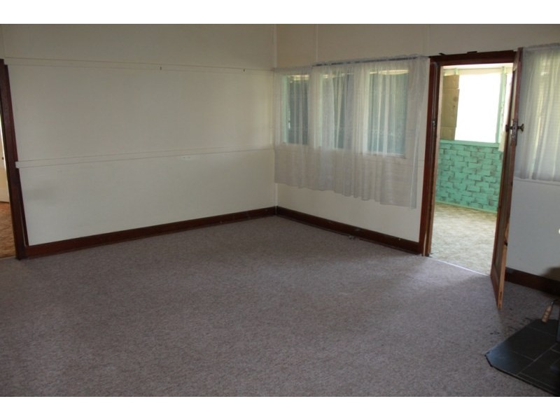 22 Yass Street, Young NSW 2594