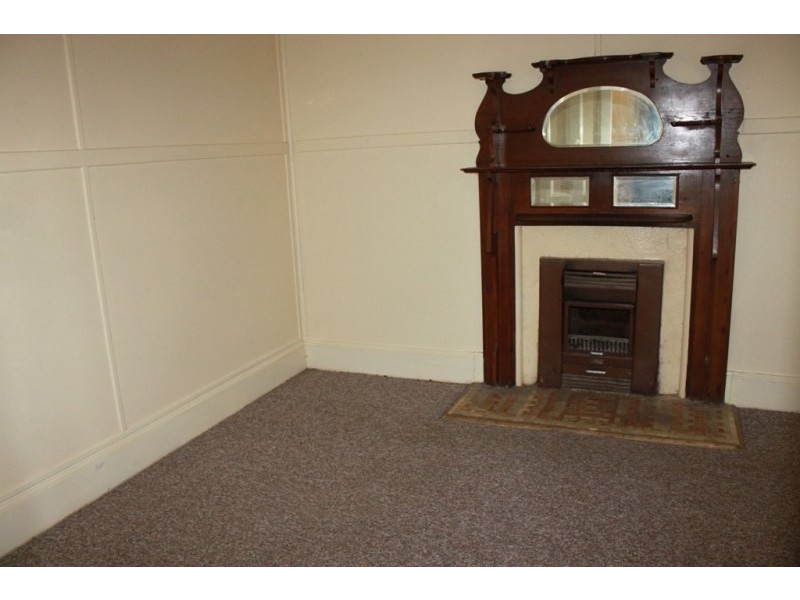 22 Yass Street, Young NSW 2594