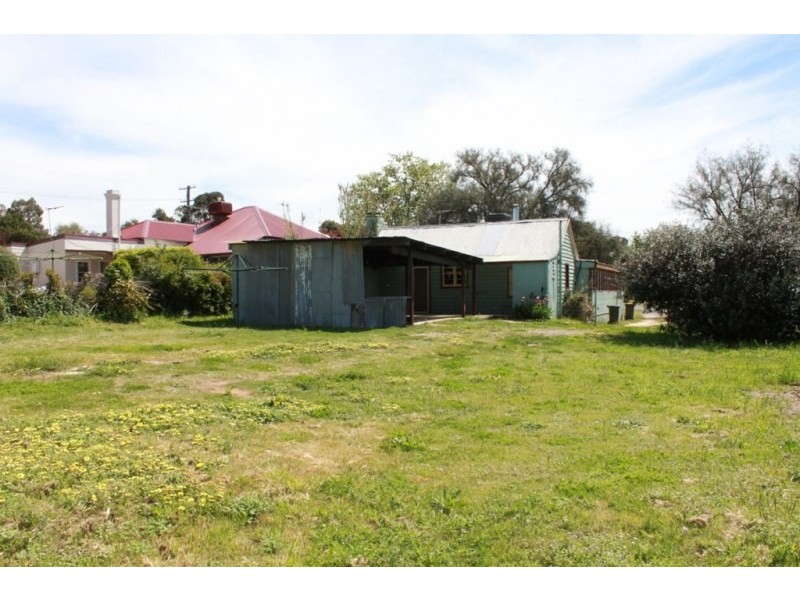 22 Yass Street, Young NSW 2594