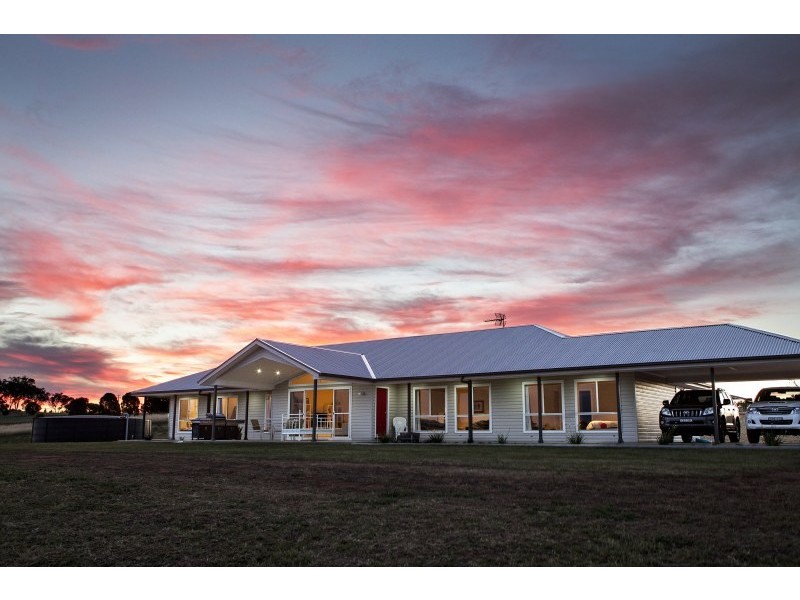 23 Cherry Vale Place, Young NSW 2594