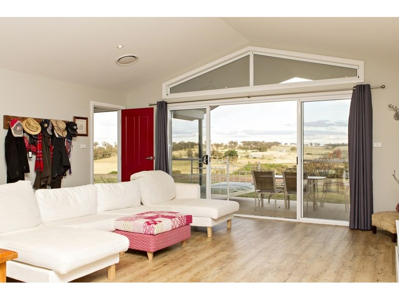 23 Cherry Vale Place, Young NSW 2594
