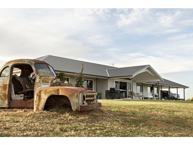 23 Cherry Vale Place, Young NSW 2594