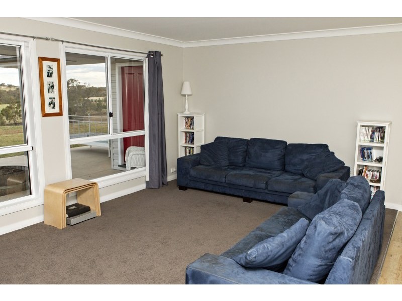 23 Cherry Vale Place, Young NSW 2594