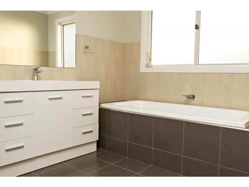 23 Cherry Vale Place, Young NSW 2594