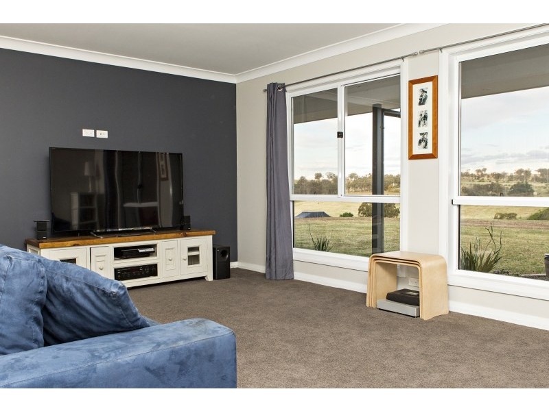 23 Cherry Vale Place, Young NSW 2594