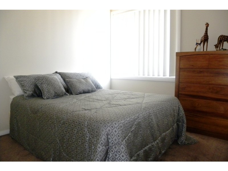 2 Hambrook Place, Young NSW 2594